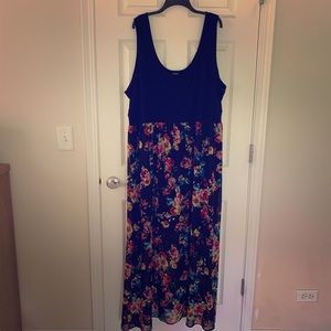 🖤🌹Torrid Black & Floral Maxi Dress